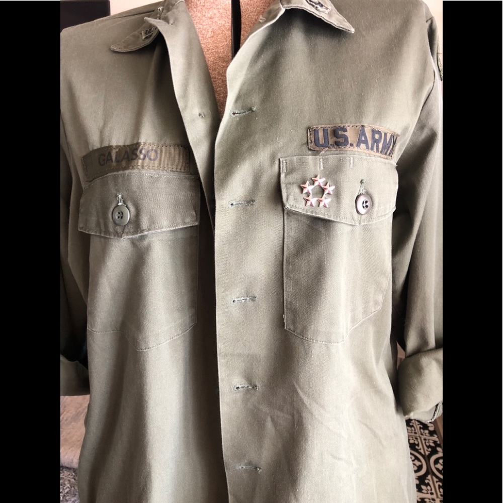 Vintage green military shirt w pop-culture quote